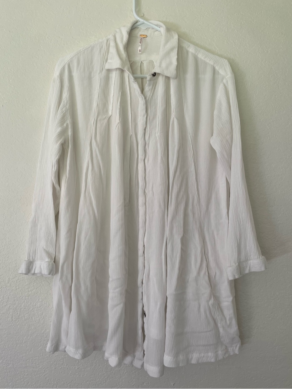 Gauzy pleated long sleeve button up